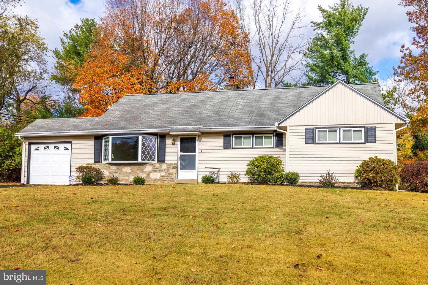 1054 Marie Road photo 1