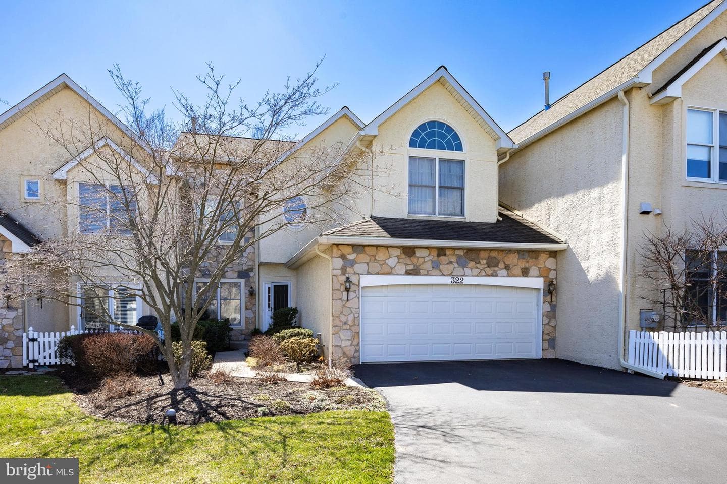 322 Saint Andrews Place photo 1