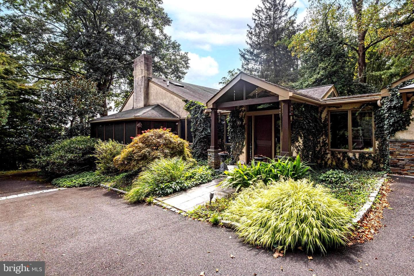 160 Camp Hill Road photo 1