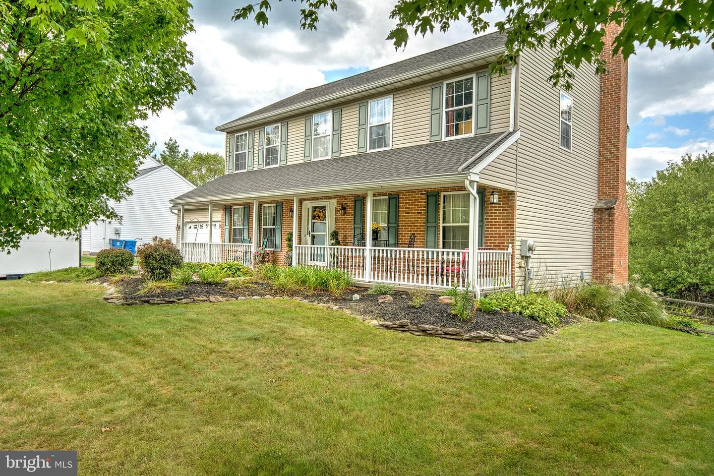 1005 Dorchester Lane photo 1