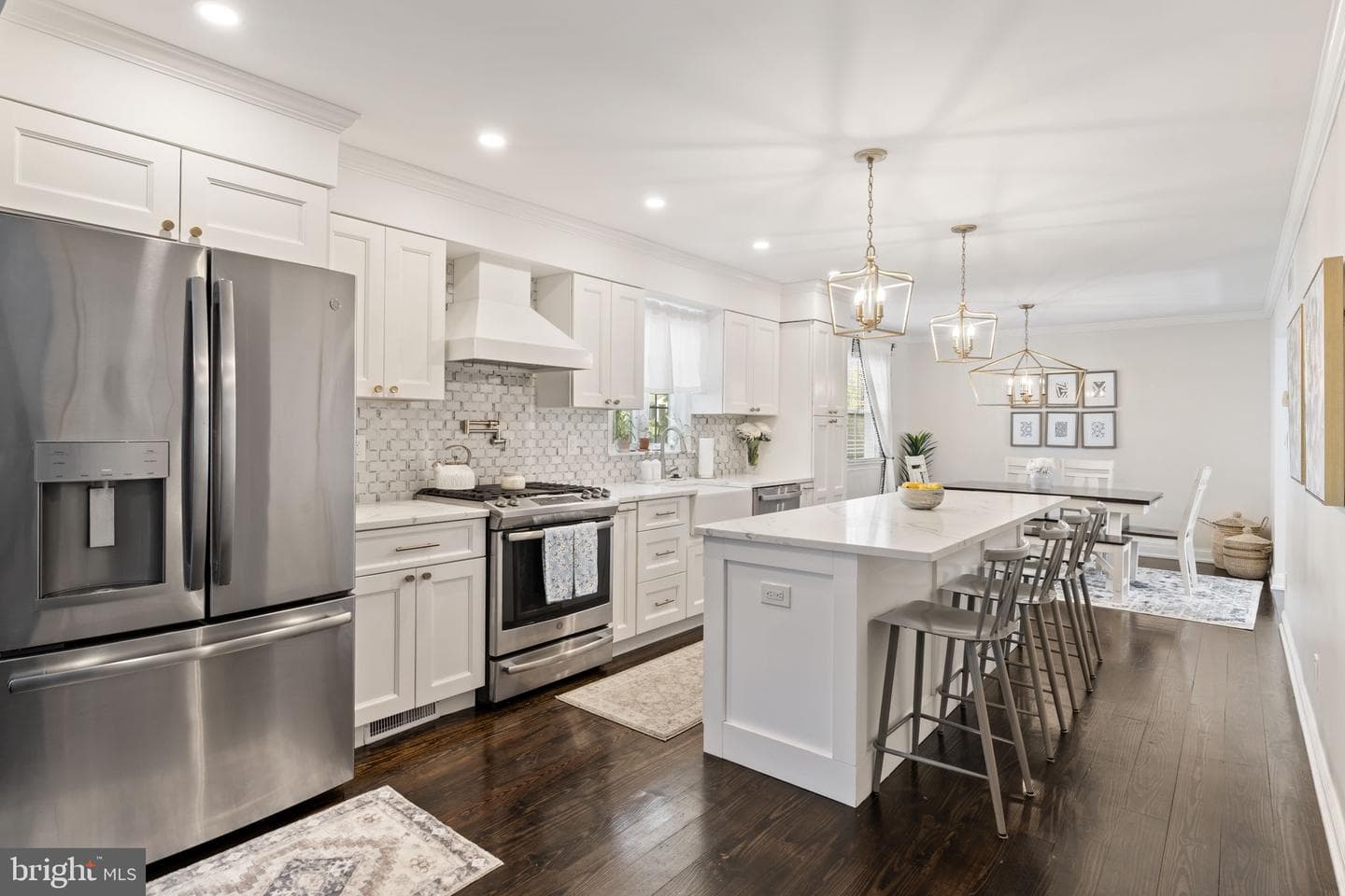 102 Windsor Place photo 1