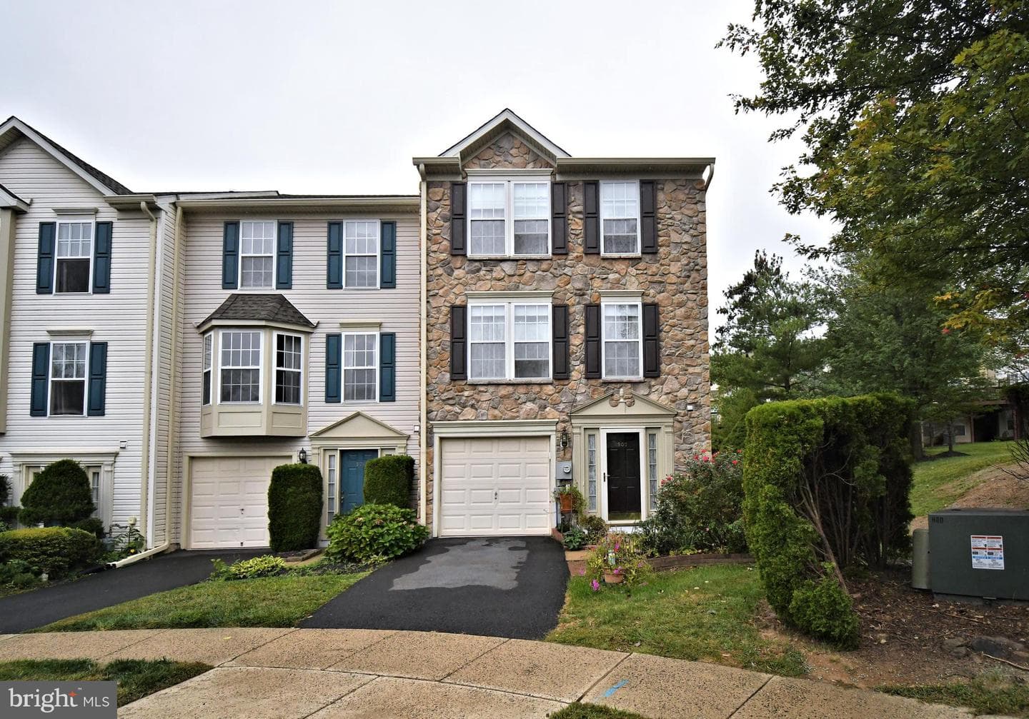 200 Anthony Court photo 1