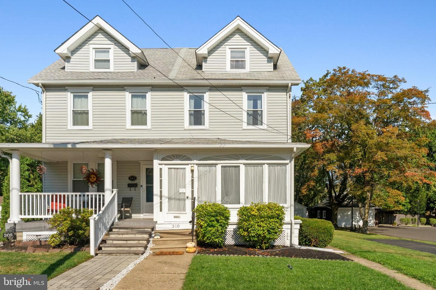 310 Dallas Road photo 1