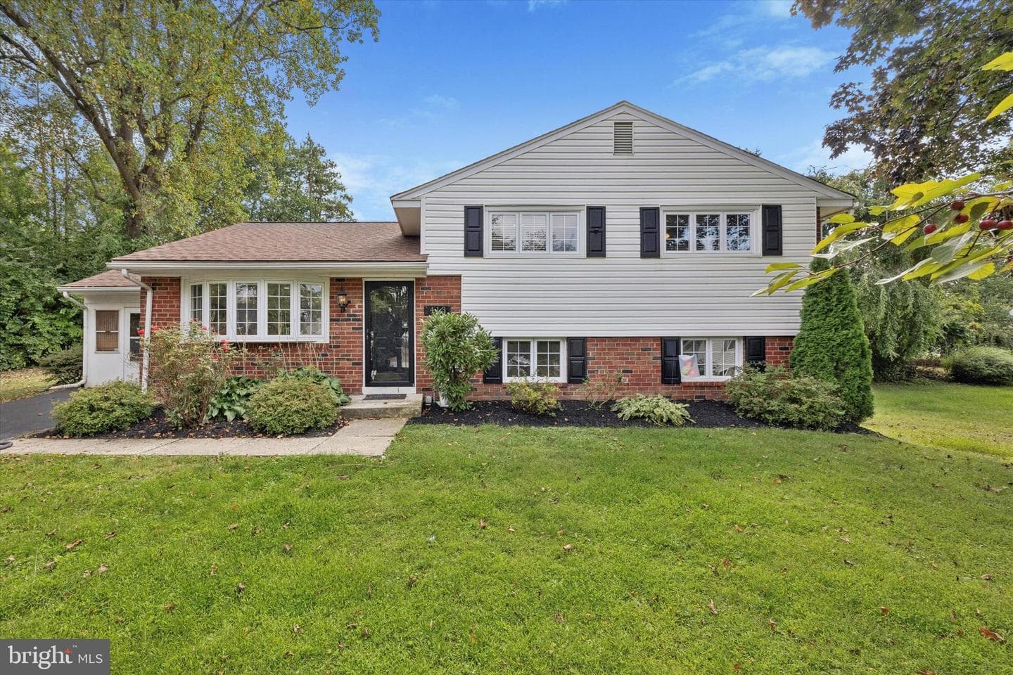 413 Hillside Road photo 1