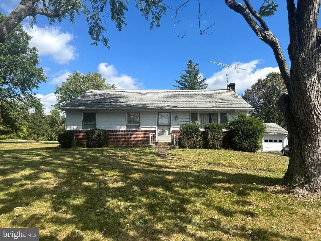 1533 School Road photo 1