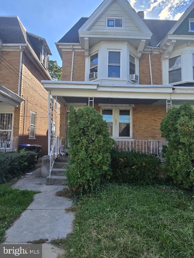 242 E Jacoby Street photo 1