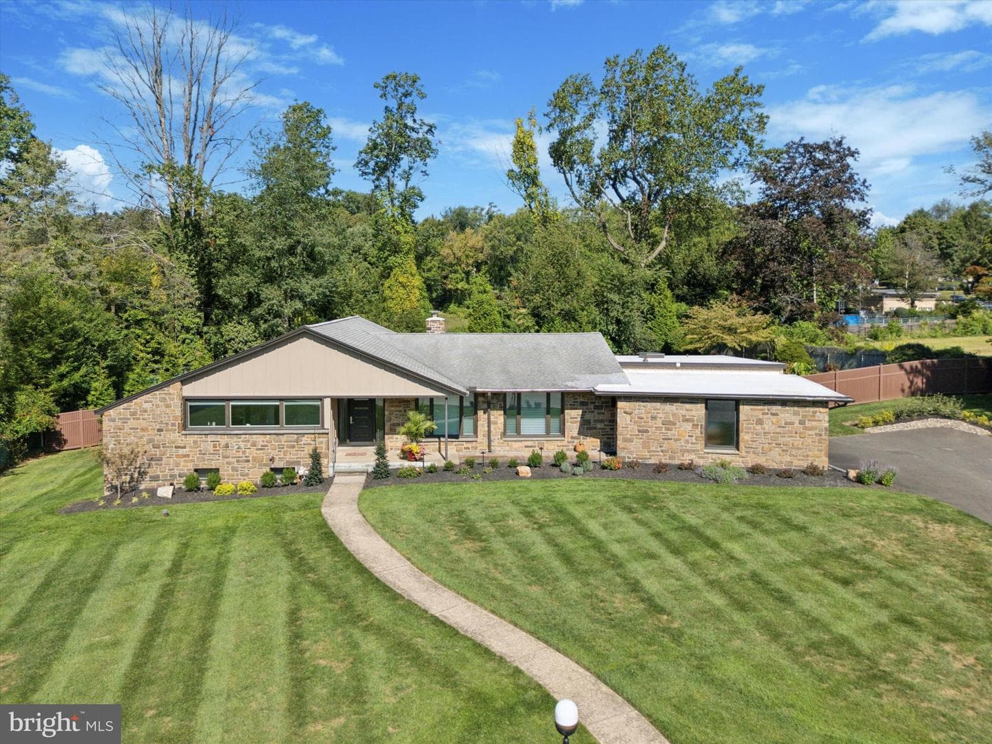 1641 Chattin Road photo 1