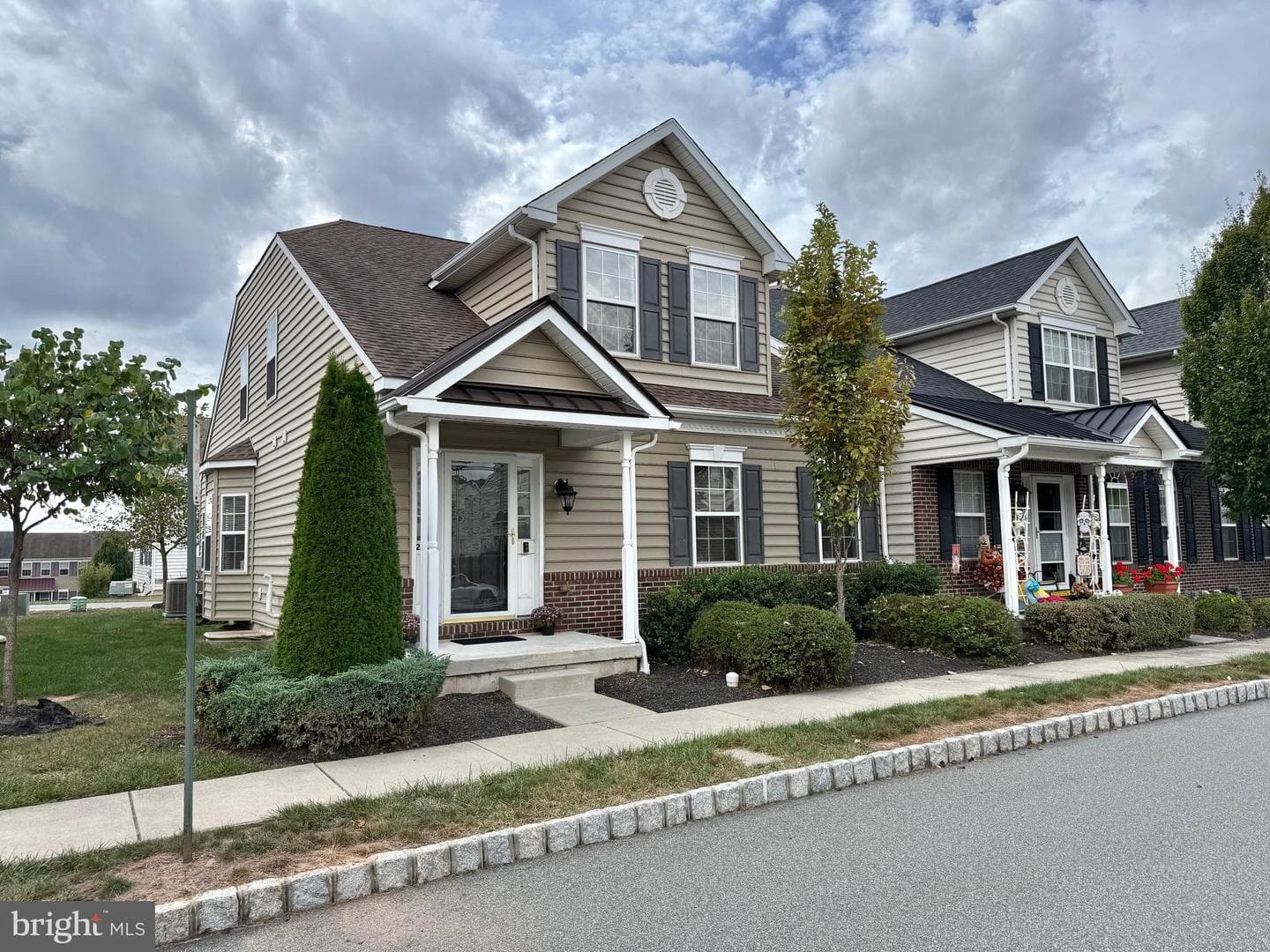 2112 Glenhaven Way photo 1
