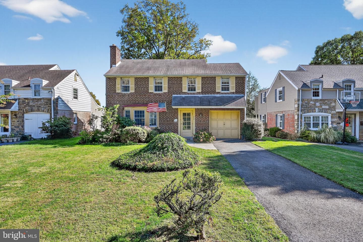 249 Forrest Avenue photo 1