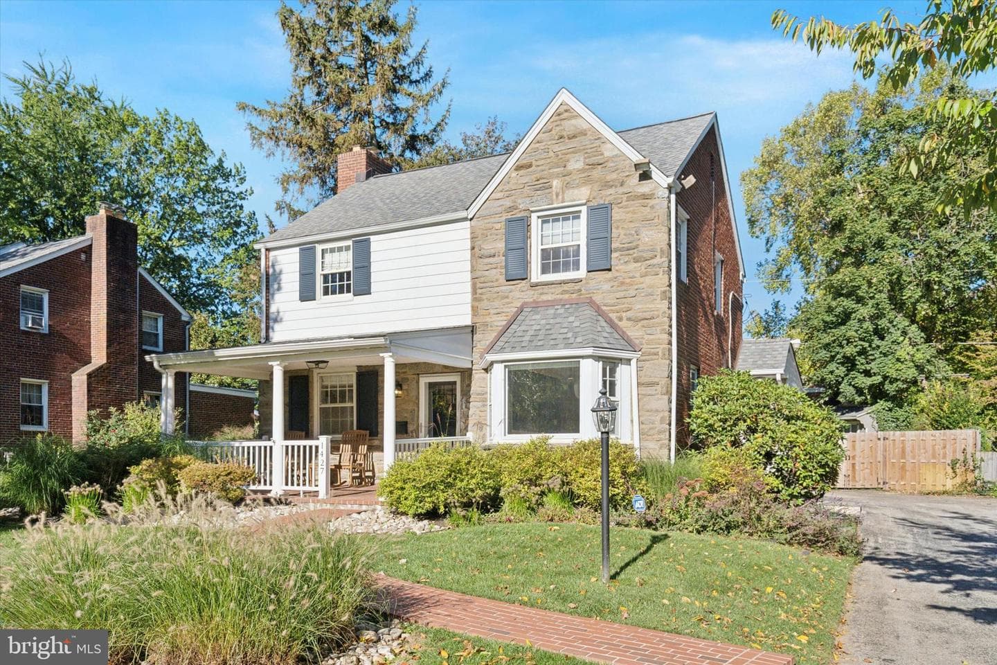 1427 Sussex Road photo 1