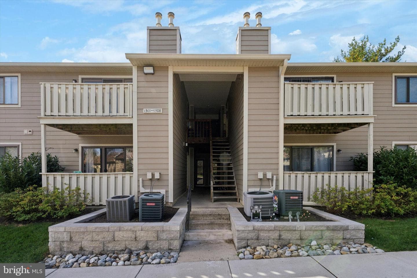 1308 Morris Court photo 1
