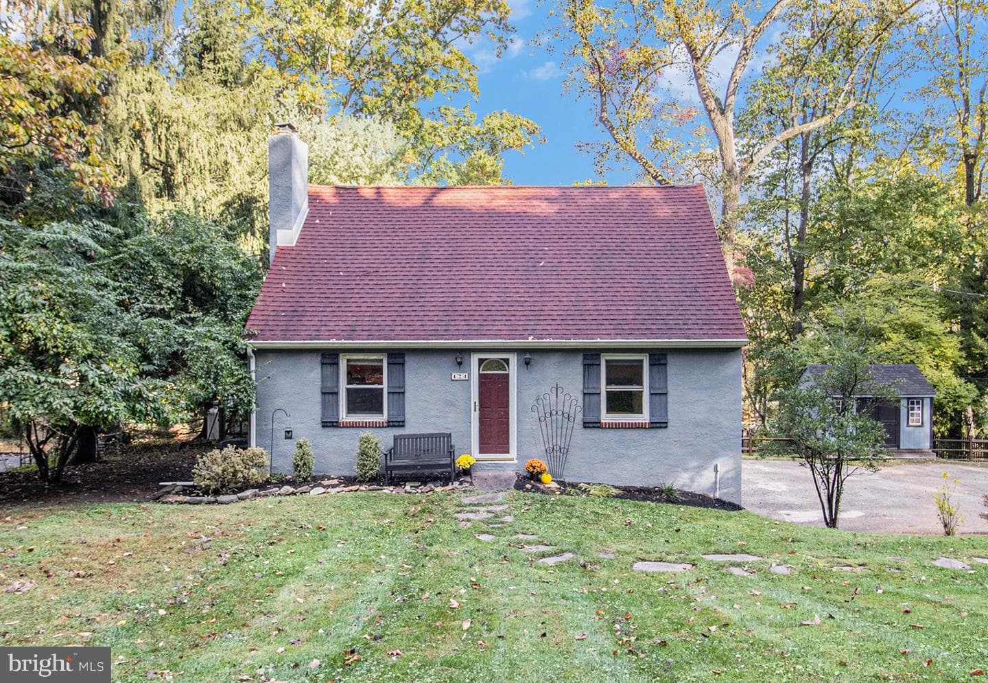 424 Weadley Road photo 1