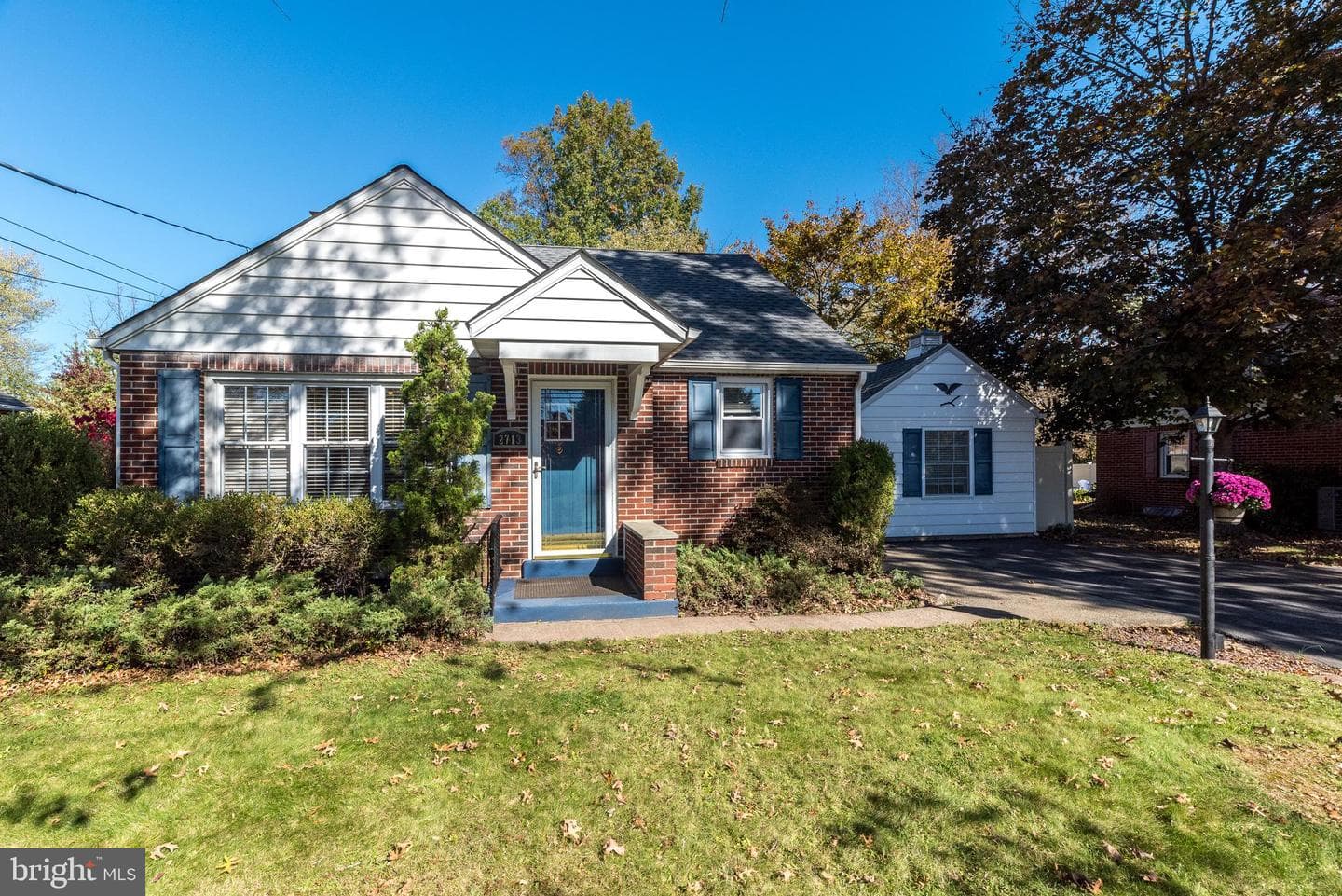 2713 Beech Street photo 1
