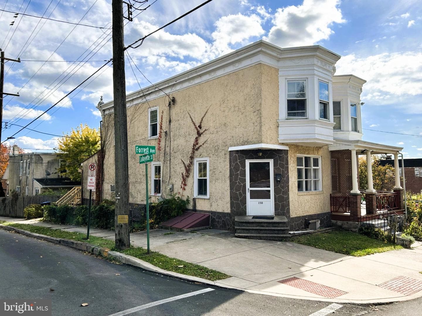 150 Forrest Avenue photo 1