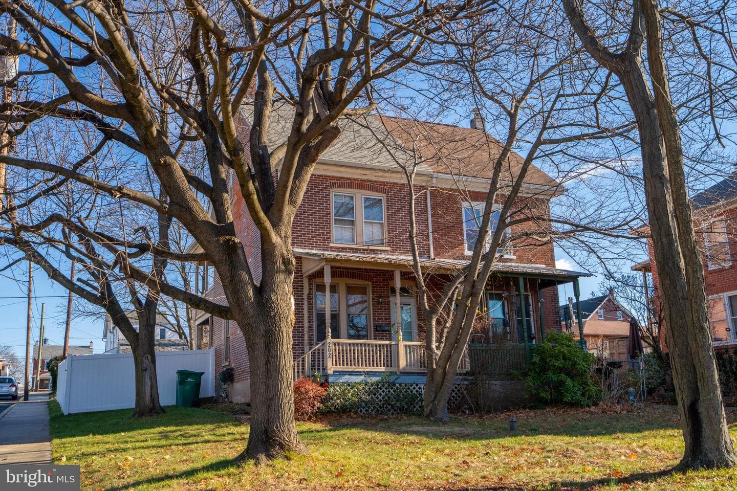 202 Dotts Street photo 1