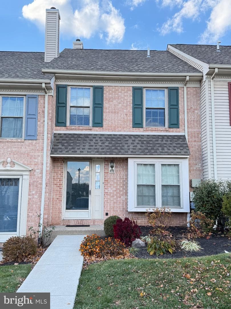 418 Maple Glen Circle photo 1