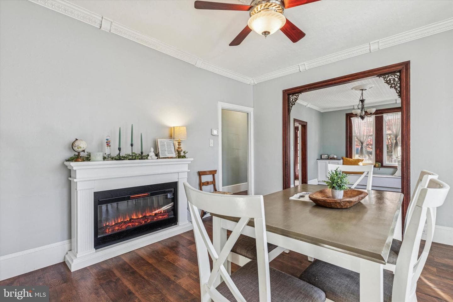 138 W Walnut Street photo 1