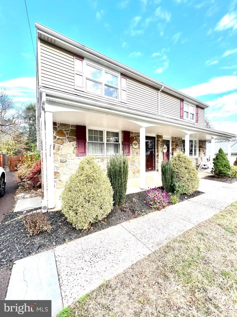 676 S 5th Avenue photo 1