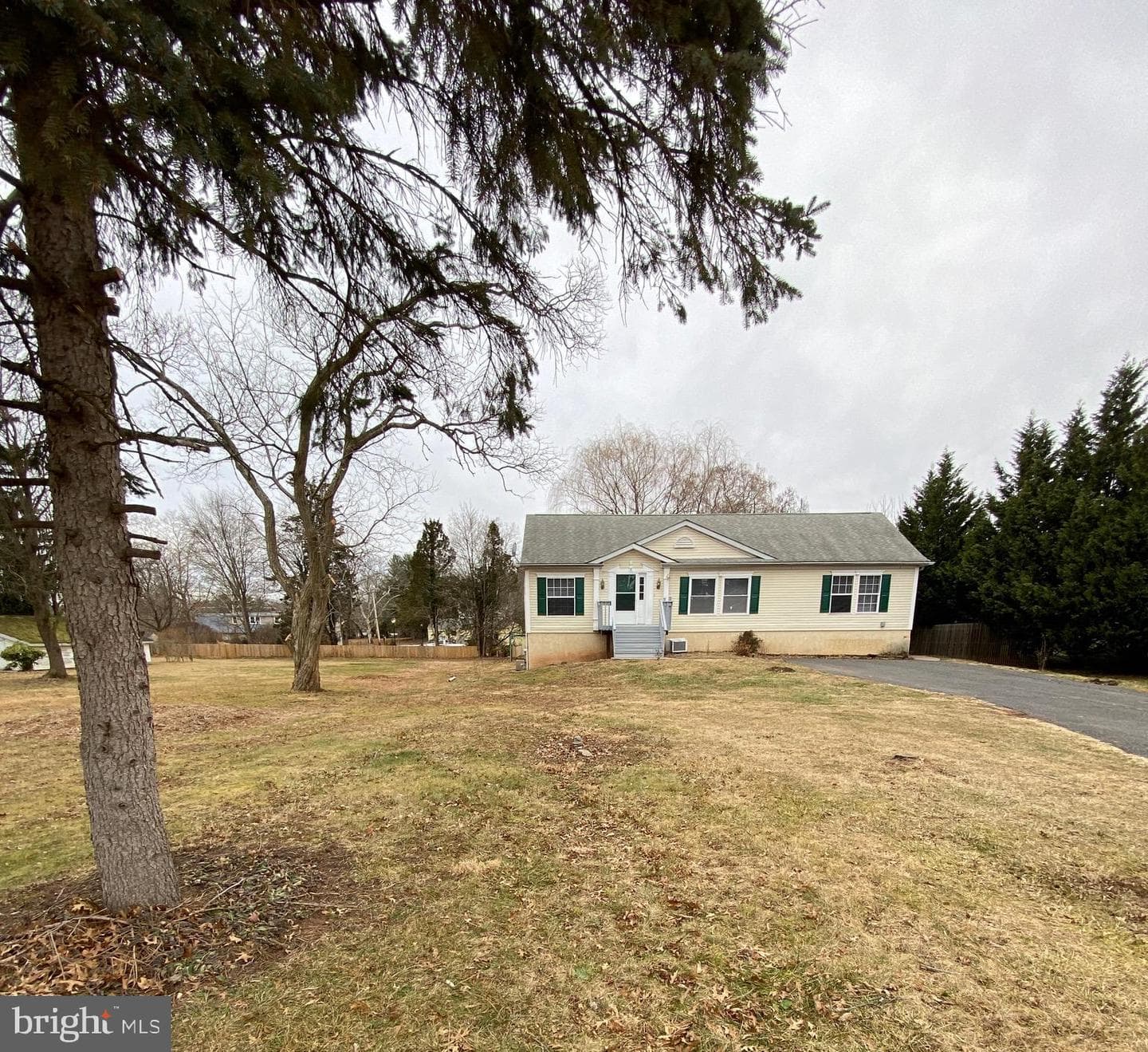 4 Center Avenue photo 1