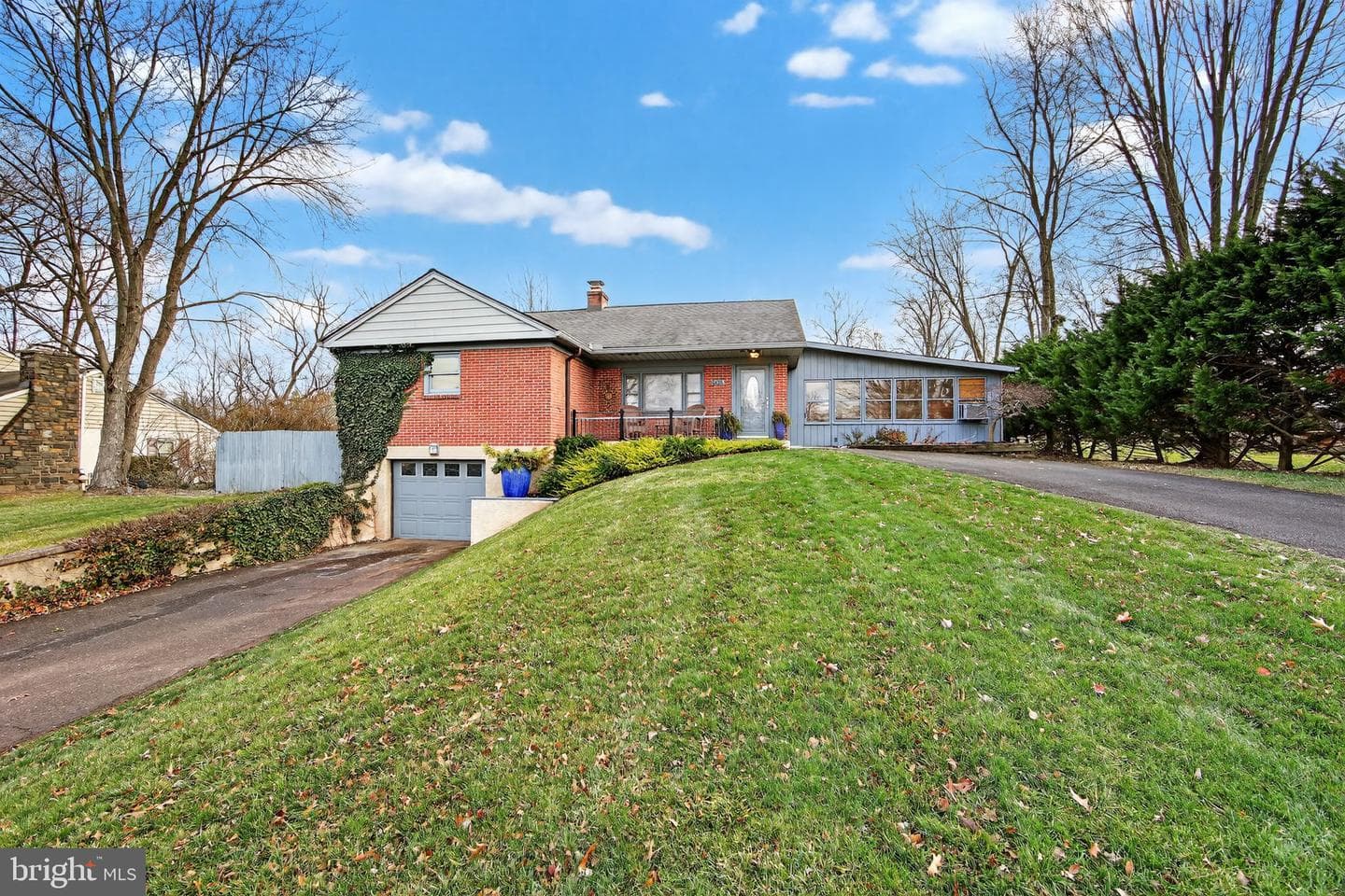 1625 Clearbrook Road photo 1
