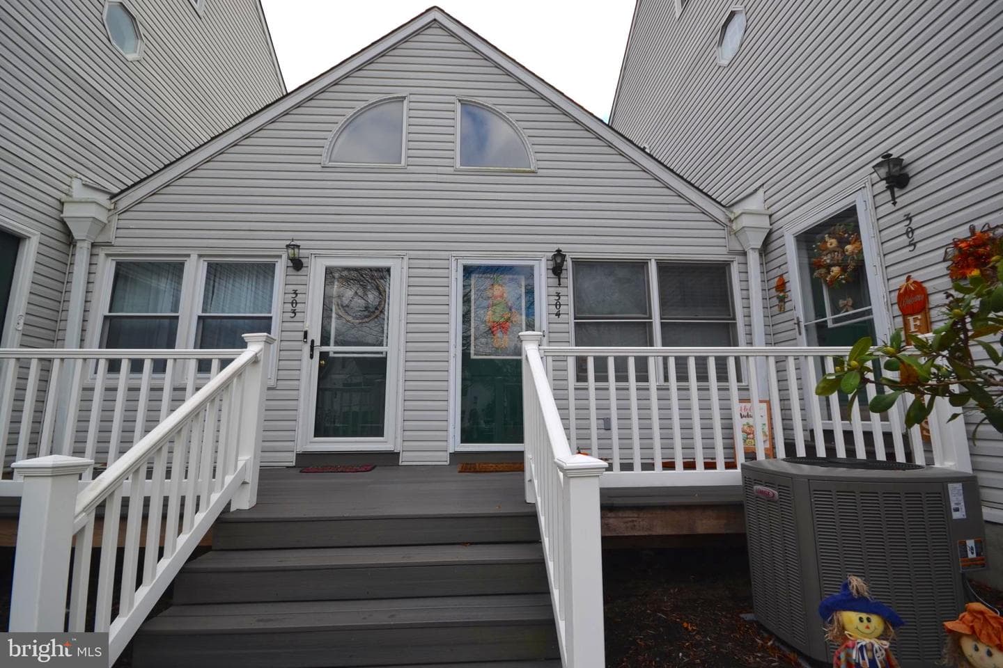 304 Victoria Drive photo 1