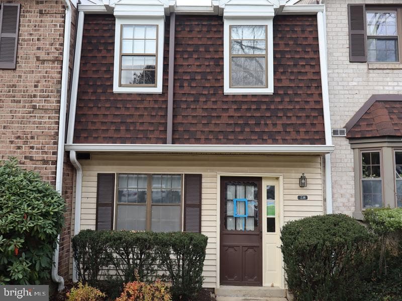 238 Glen Place #238 photo 1