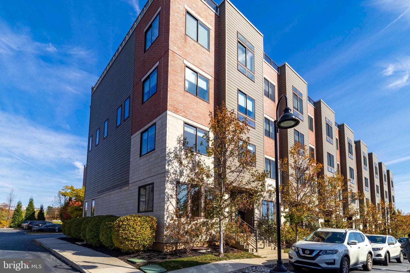 401 Lakeview Court photo 1