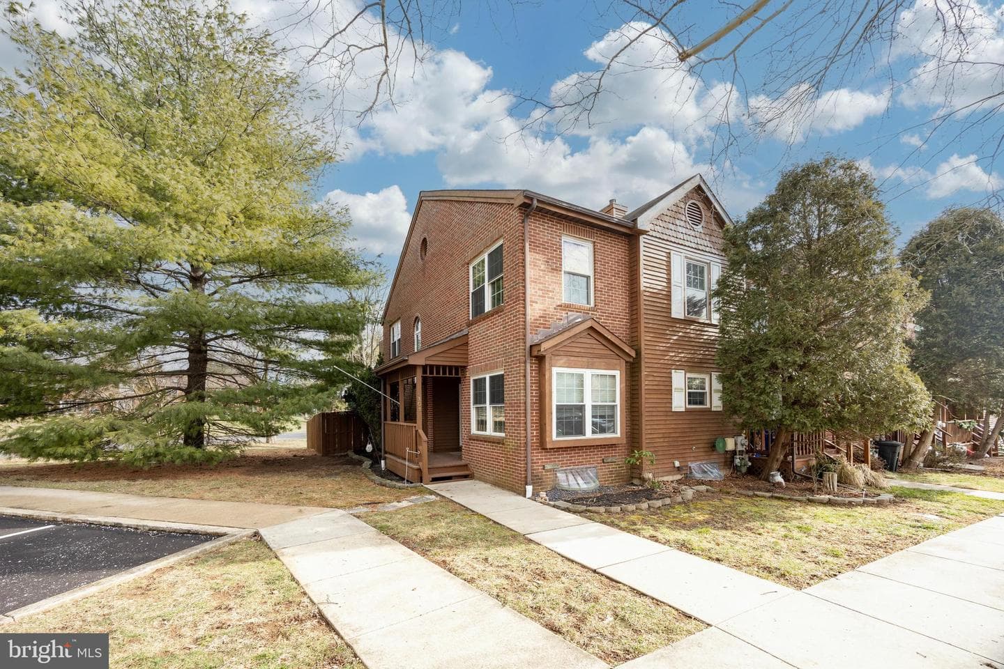 101 Honeylocust Court photo 1