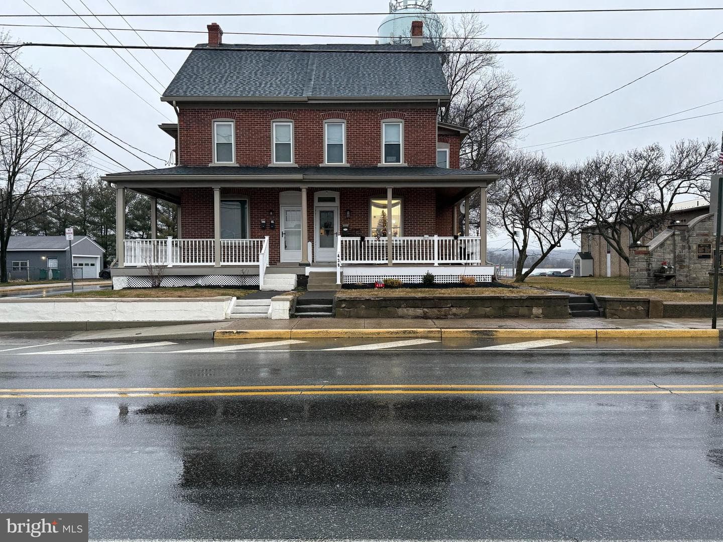 438 Main Street photo 1