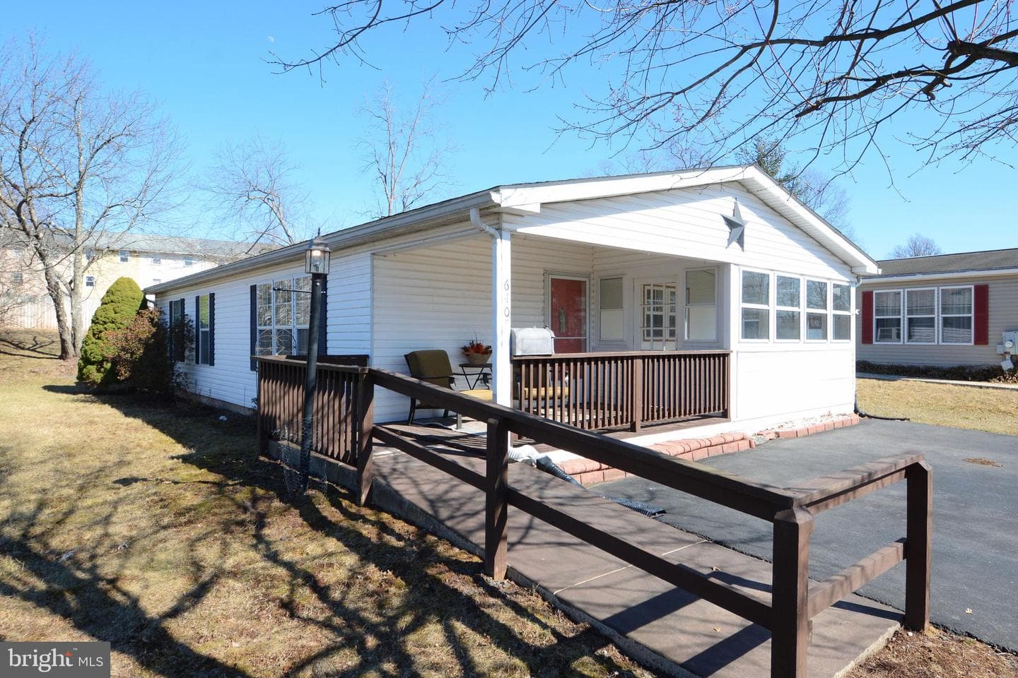 640 Apple Street photo 1