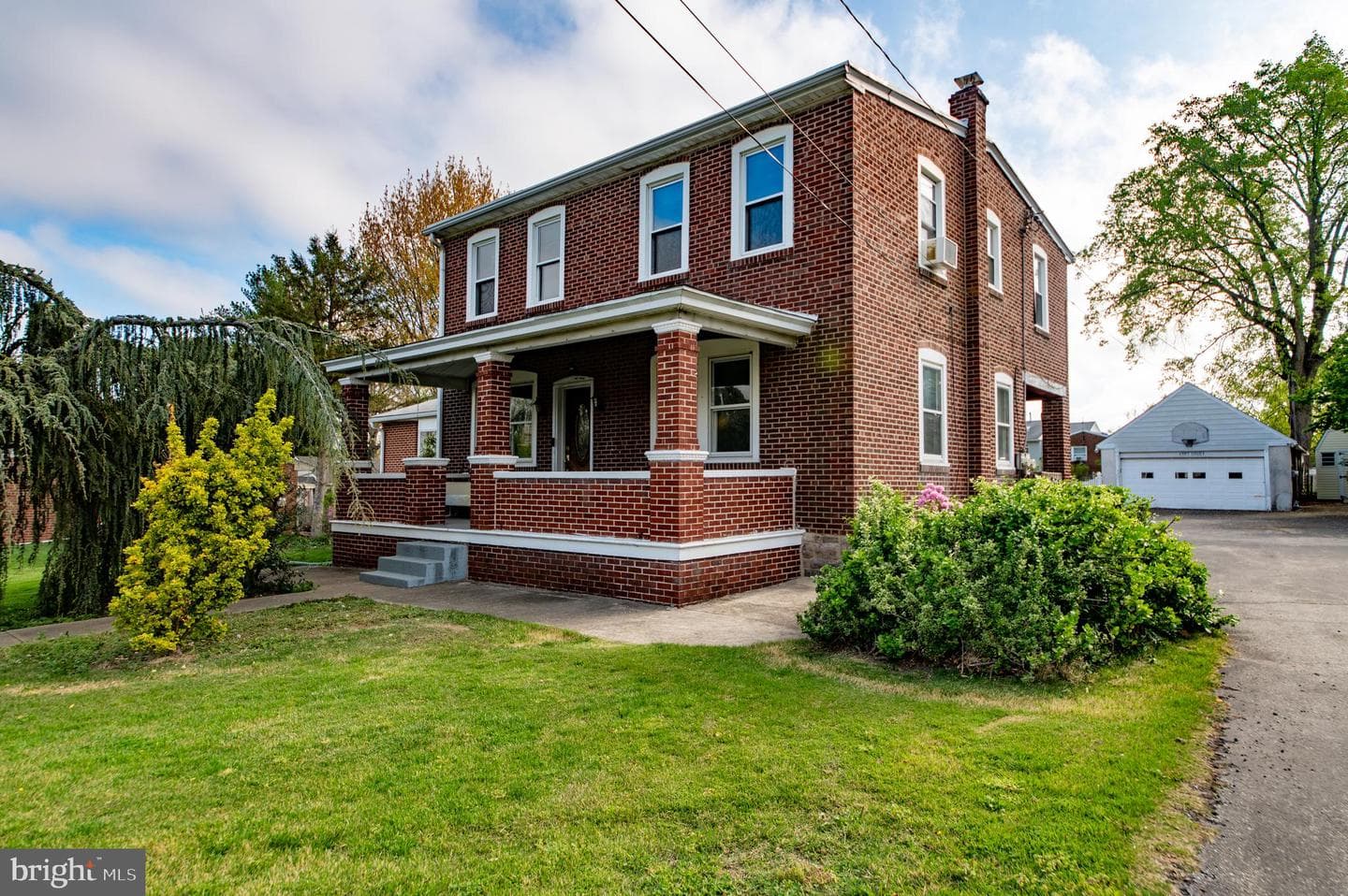781 Belvoir Road photo 1