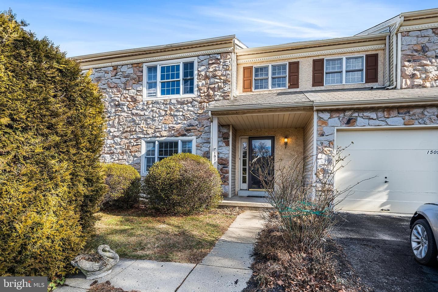 1511 Isaacs Court photo 1