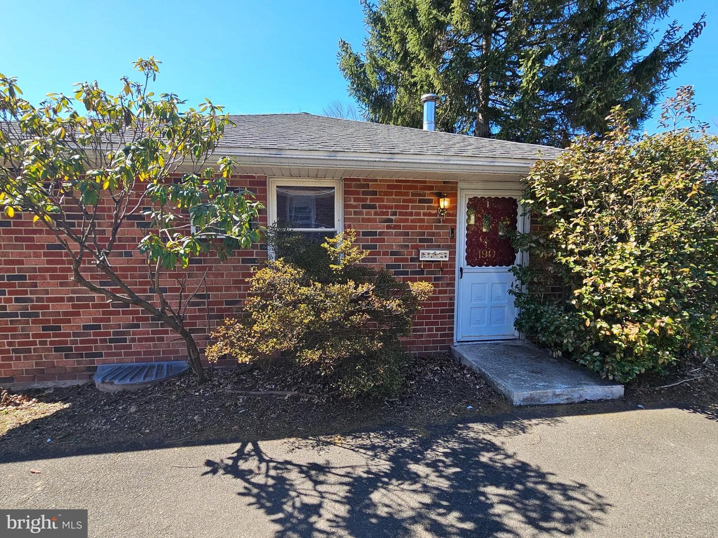 190 Hoover photo 1