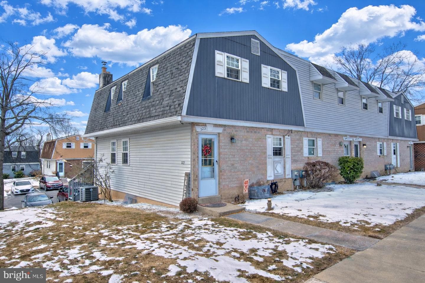 523 Village Lane photo 1