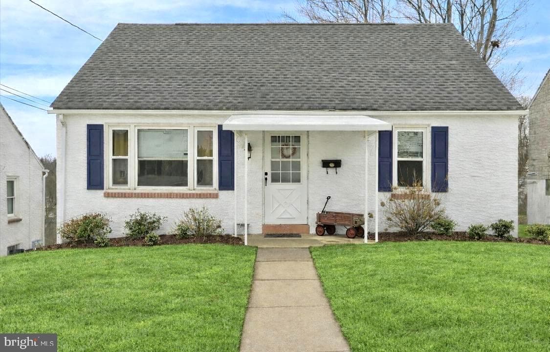 136 Reynolds Avenue photo 1