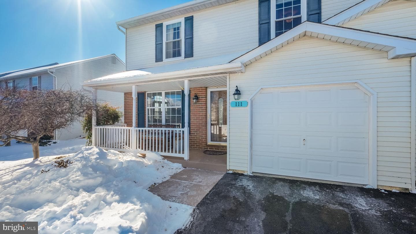 111 Winding Way photo 1