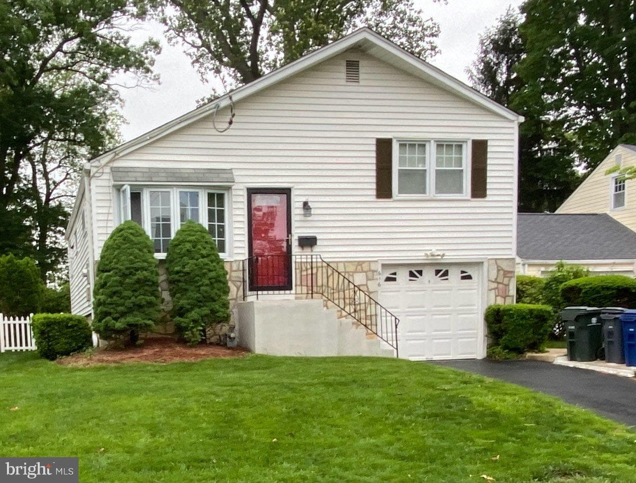 616 Tennis Avenue photo 1