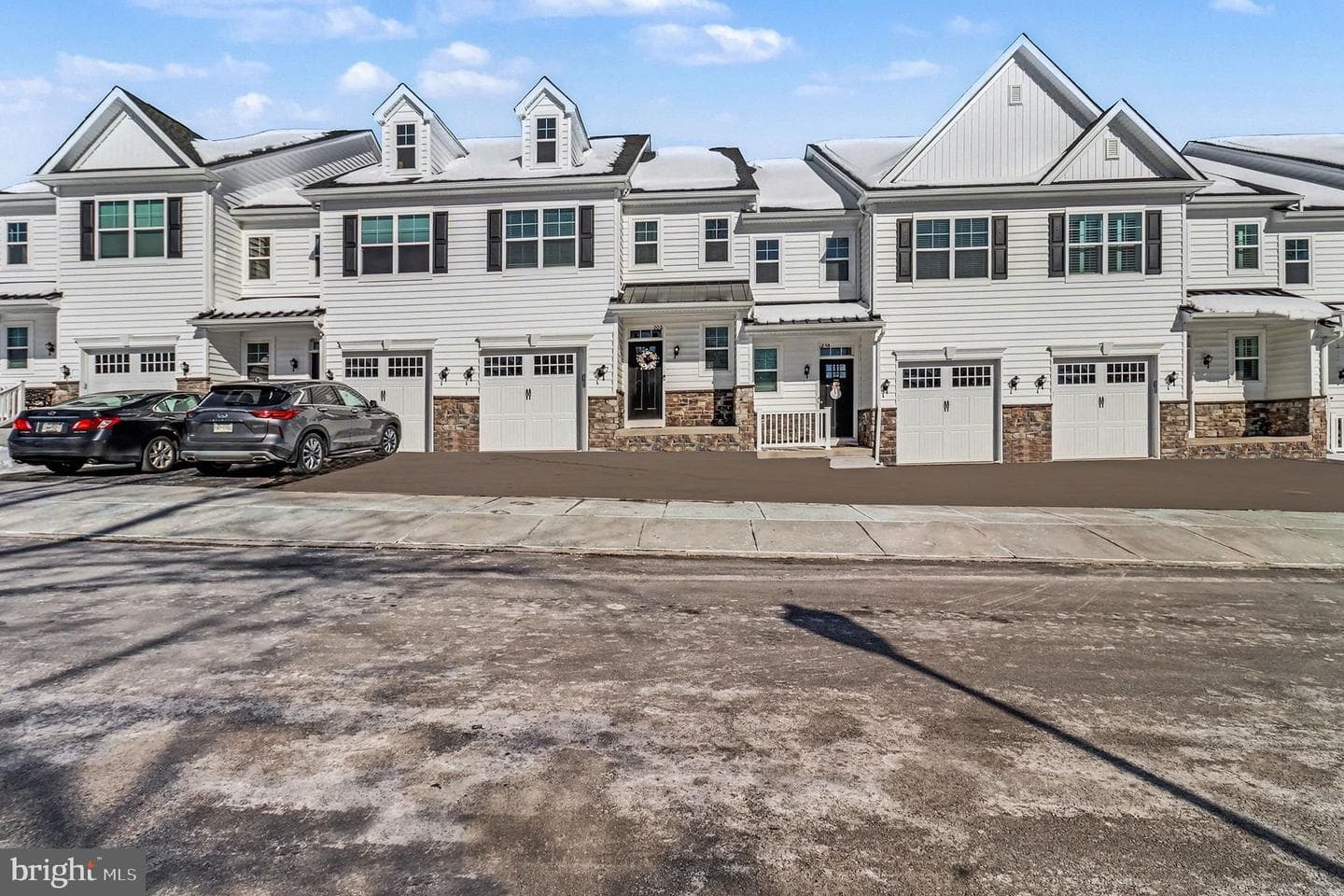 202 Arch Way photo 1