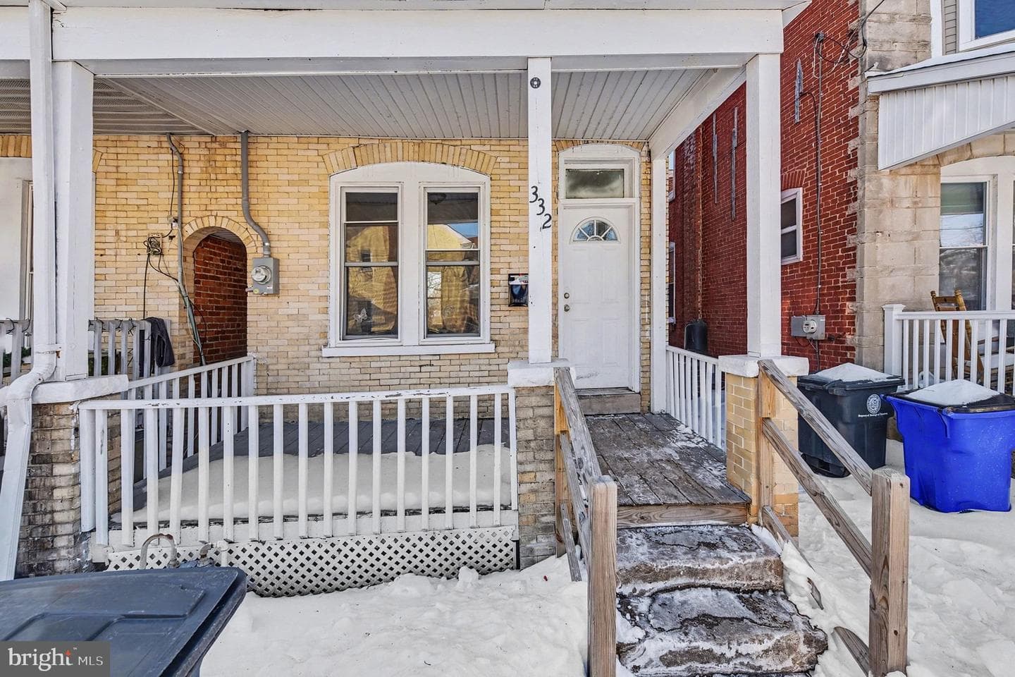 332 Oak Street photo 1