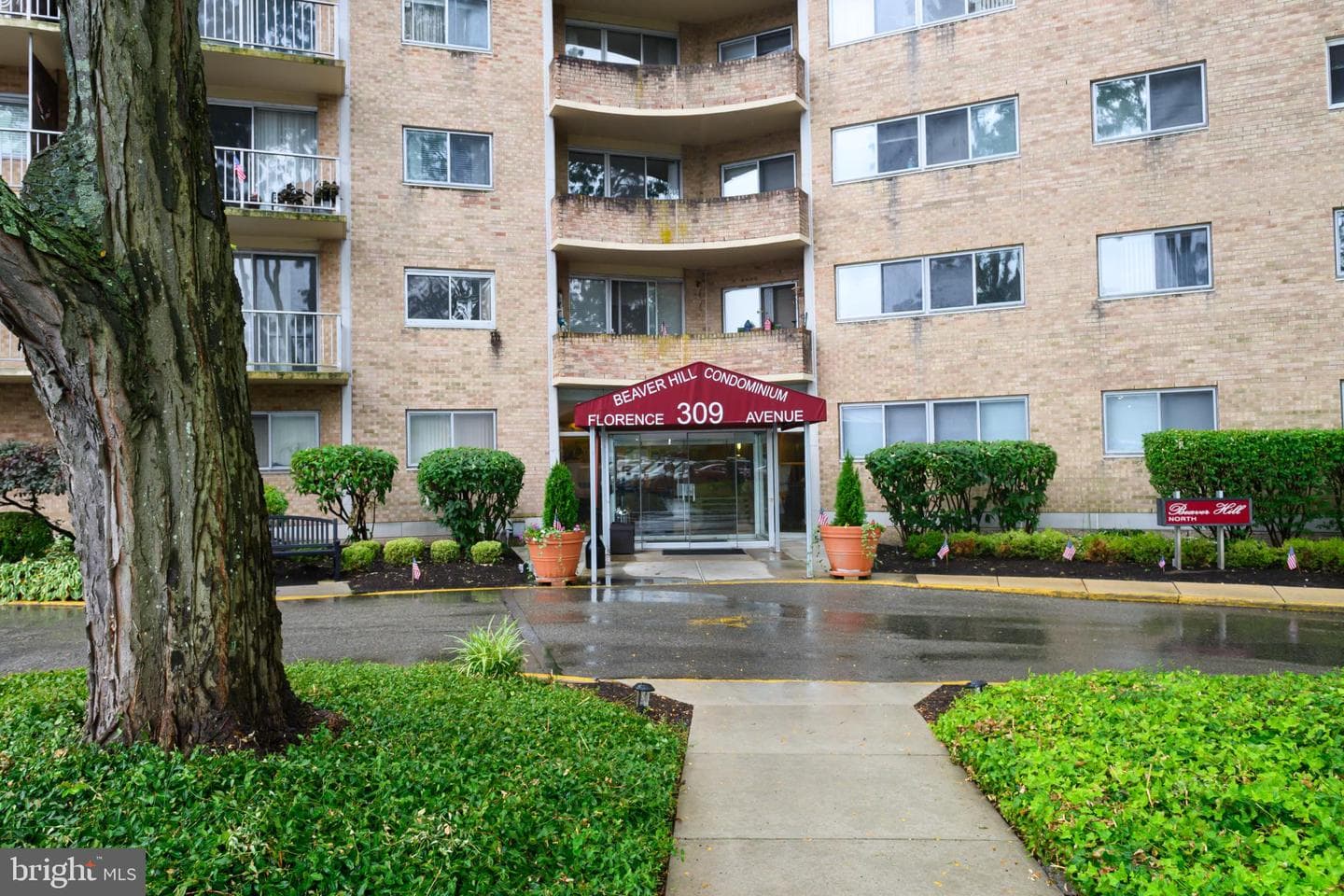 309 Florence Ave #202n