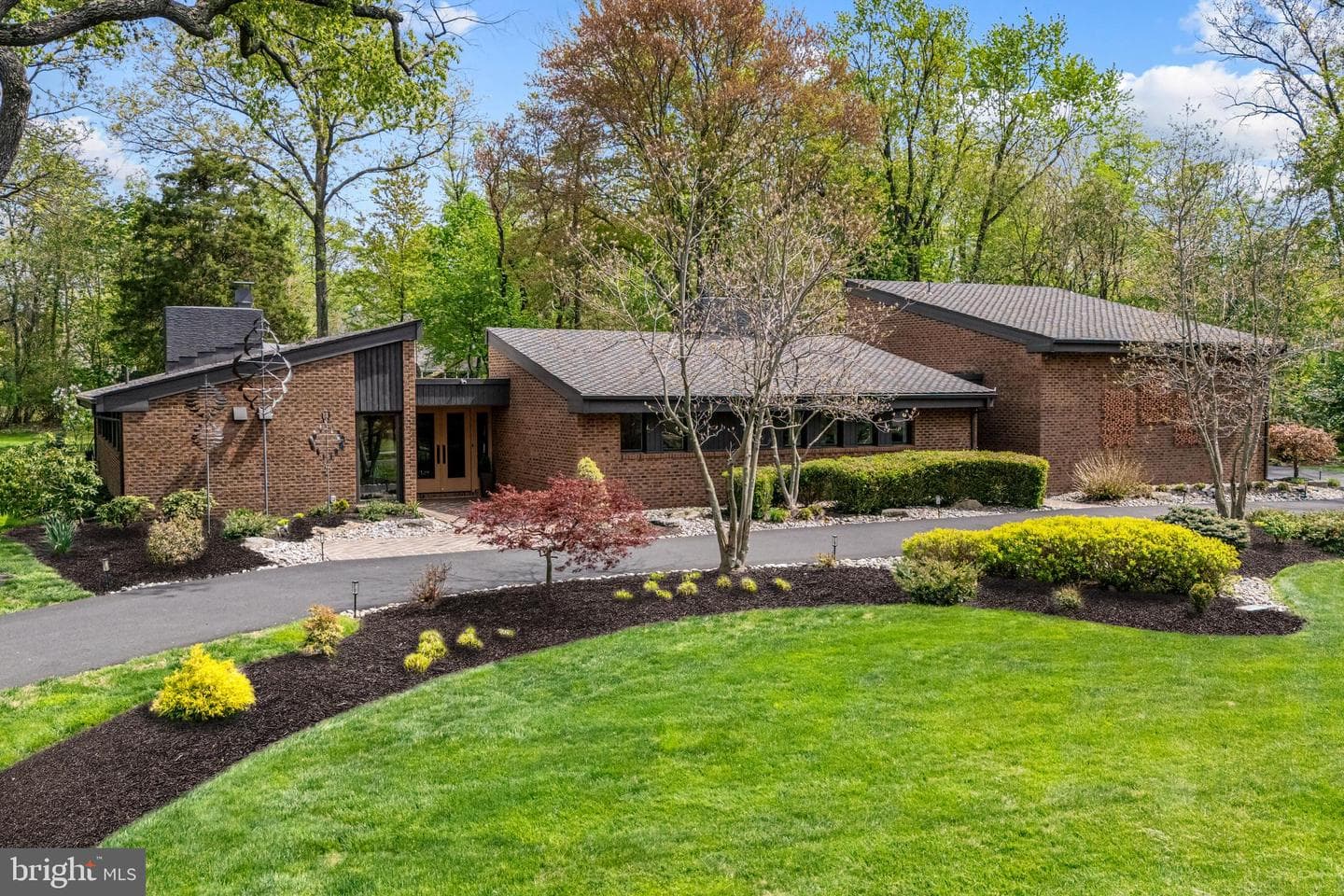 420 Cathcart Road photo 1
