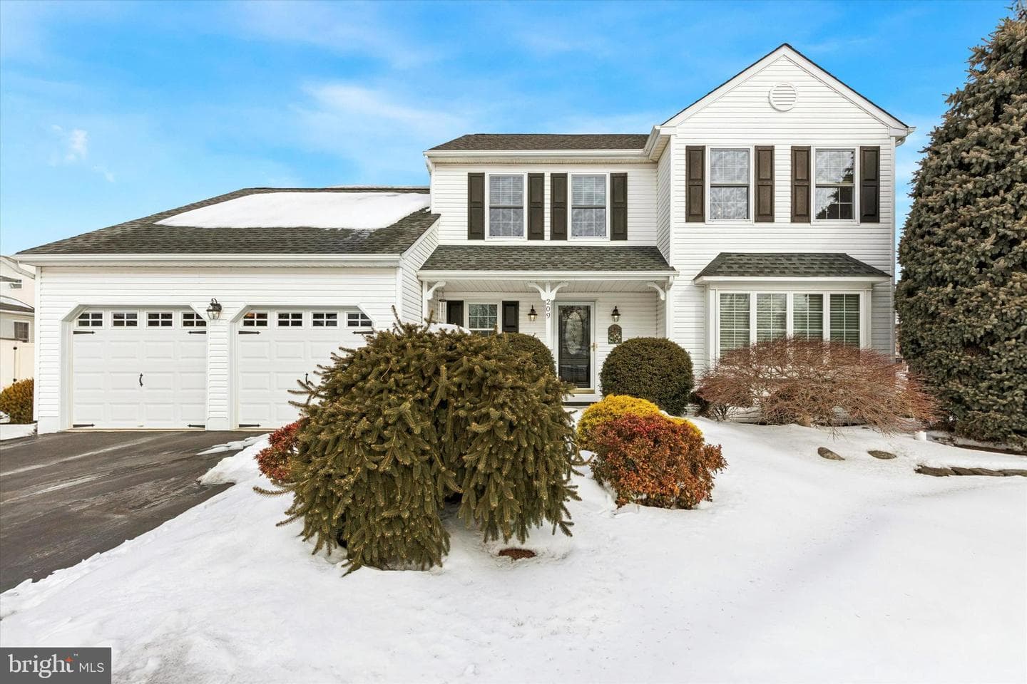 209 Drake Lane photo 1