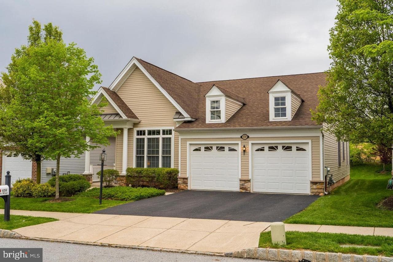 458 Peters Way photo 1