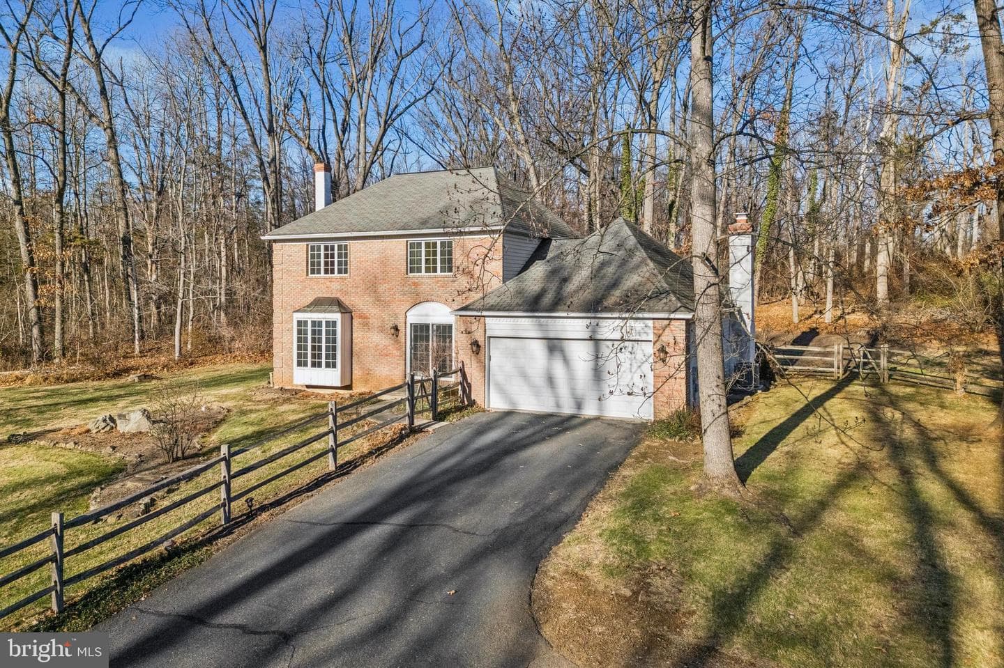 105 Susans Lane photo 1