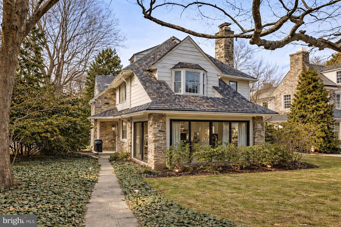13 E Newfield Way photo 1