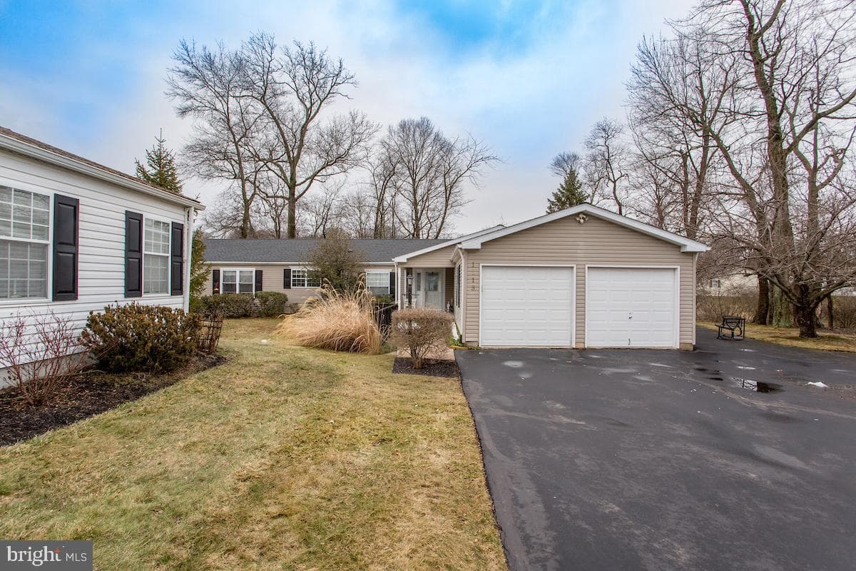 1113 Harvest Lane photo 1