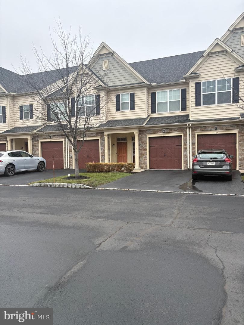 121 Bradbury Drive #b