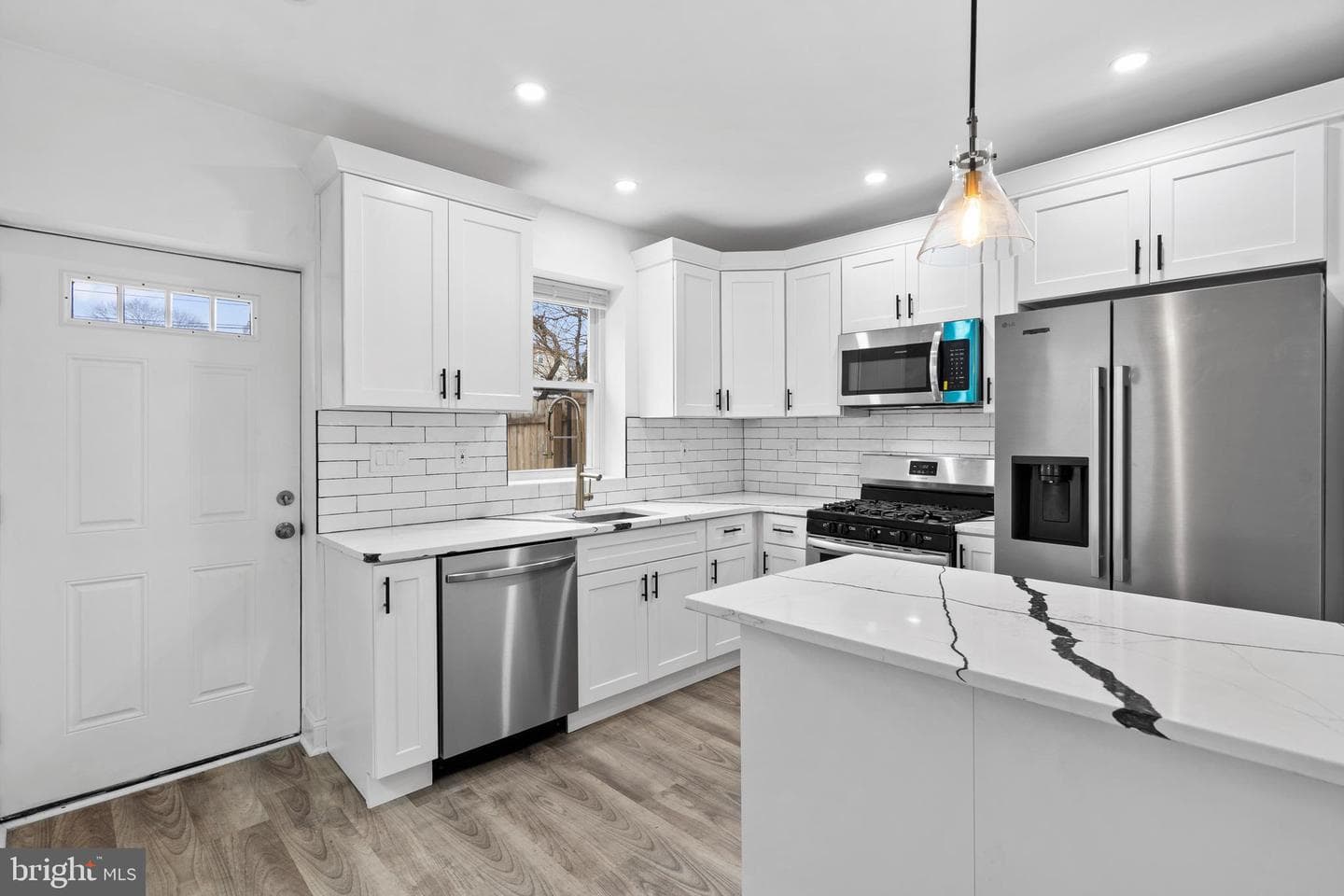 333 E Penn Street photo 1