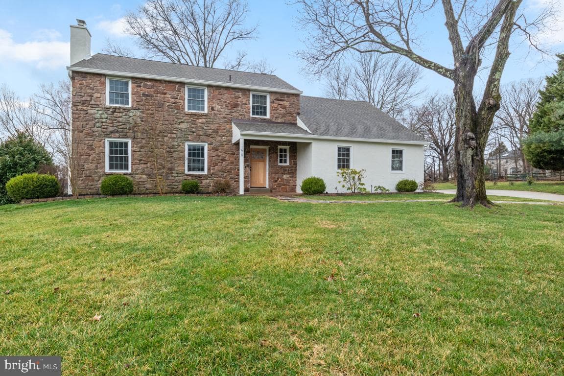1670 Salem Circle photo 1