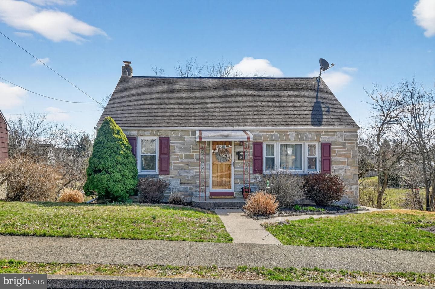 548 Belmont Street photo 1